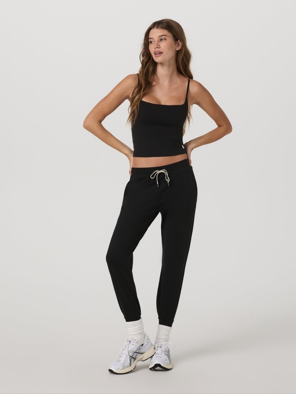Vuori Performance Jogger Pants Black Slim Relaxed Fit Cropped Womens Small